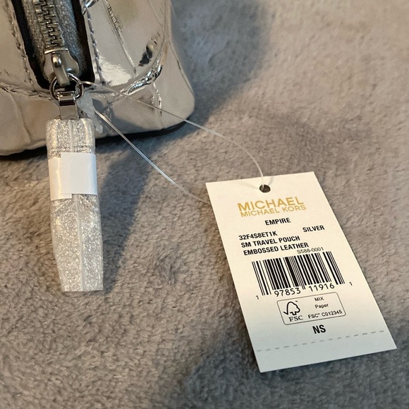 🩶MICHAEL KORS🩶Empire Small Metallic Crocodile Embossed Leather Travel Pouch - Picture 5 of 8